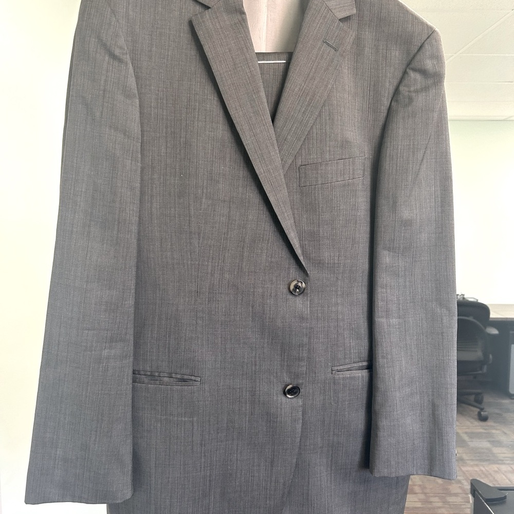 Hugo Boss suit - 44R